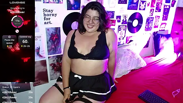 Roxy_f_w webcam