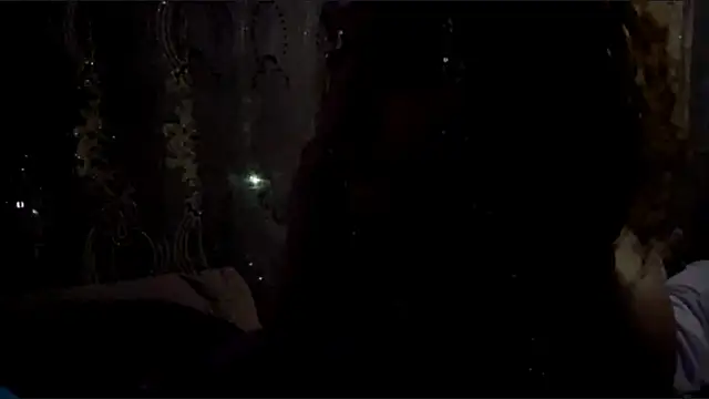 SophieNiktashu webcam