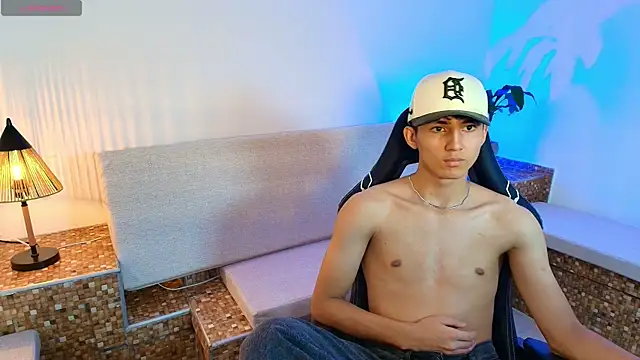 Valentino_Rey webcam