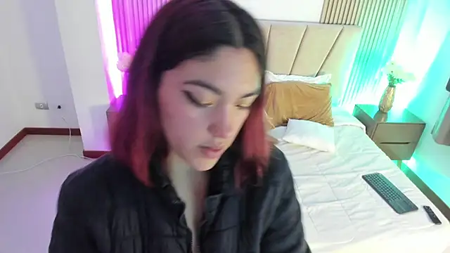 Victoria_Beaumont webcam