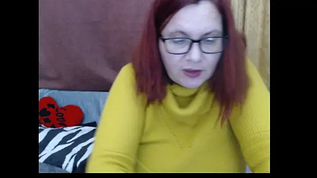 PlayfullMature webcam