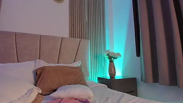 Victoria_Beaumont webcam