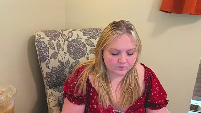 PhatAssBlond live sex cam