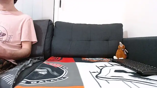 lilchristian@xh (Ask my age) - CUM!