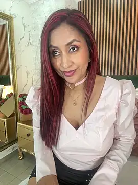 Webcam Model (MonicaMoret)  is live.Free join now!