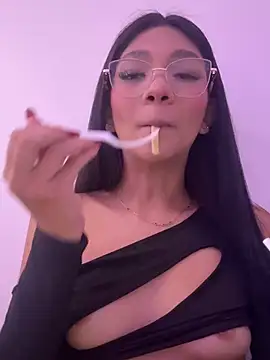 SERENA_JONESS webcam