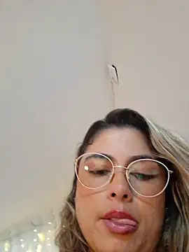 Juliietha_servas webcam