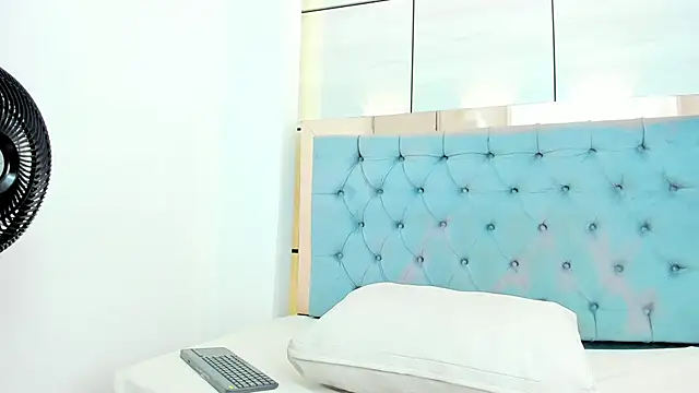 pocahontas_pow webcam