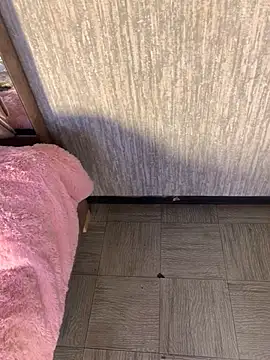 LunaMoore_Pink webcam