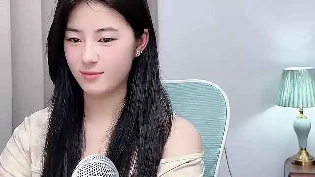 Nicole20266 - brunette  live cam model from 