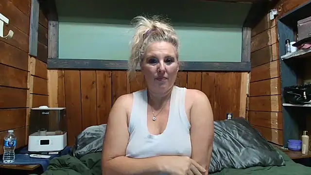 lisaxlovexxx - Lisaxlovexxx's free webcam - UK Sex Cams