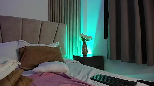 Victoria_Beaumont webcam