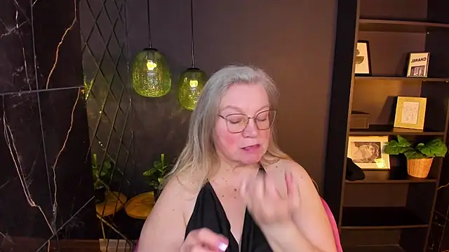 NataliMellow live sex cam