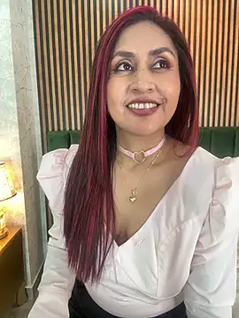 Webcam Model (MonicaMoret)  is live.Free join now!