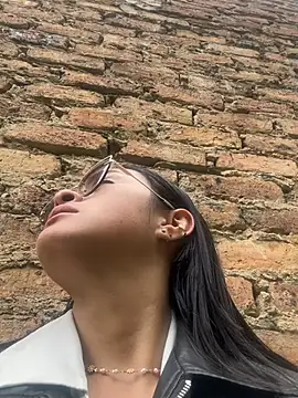 Webcam Model (Anni_Rose)  is live.Free join now!