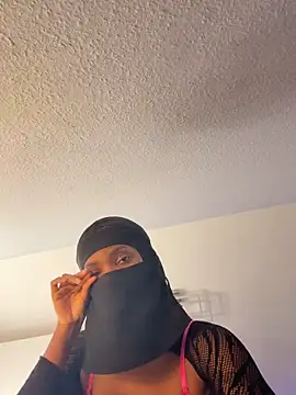 Webcam Model (KiaraAmara)  is live.Free join now!