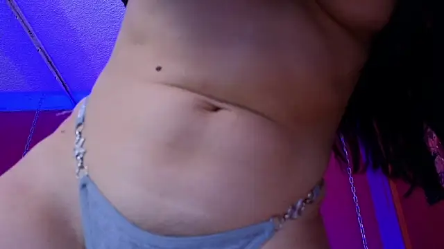 Julieta_Russell webcam