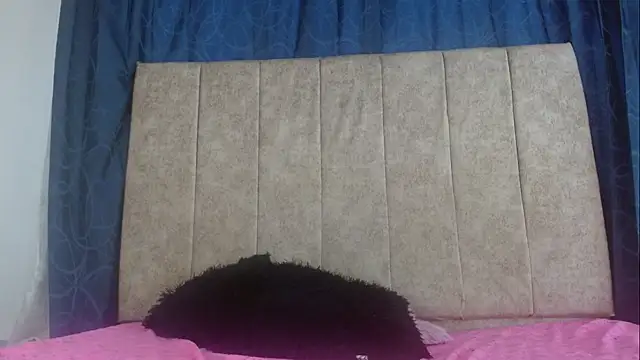 Slut_Full_Messy webcam