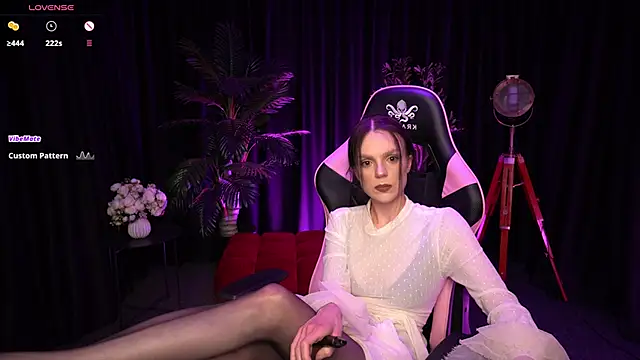 Wild_Alice_me webcam