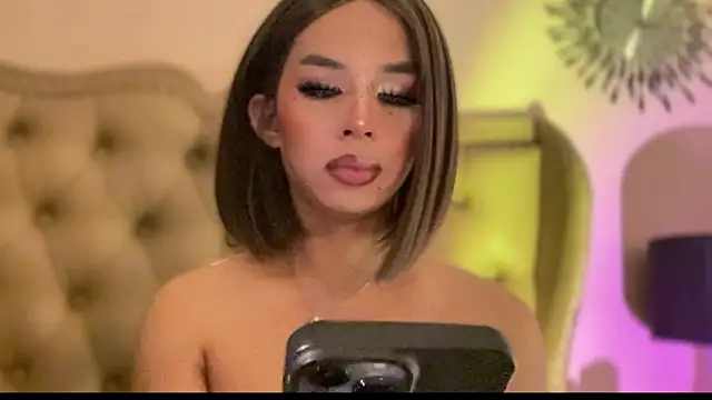 Worldclass_Maxxi... Live Webcam on Stripchat