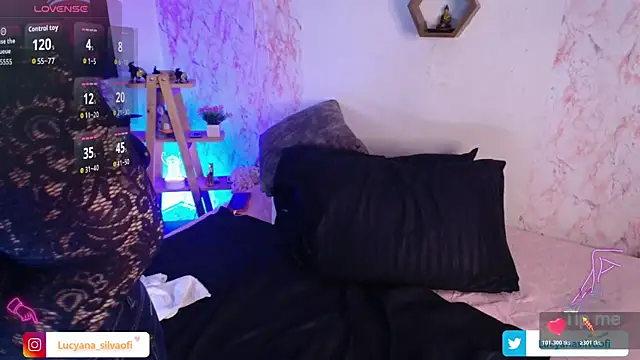 LucyanaSilva webcam