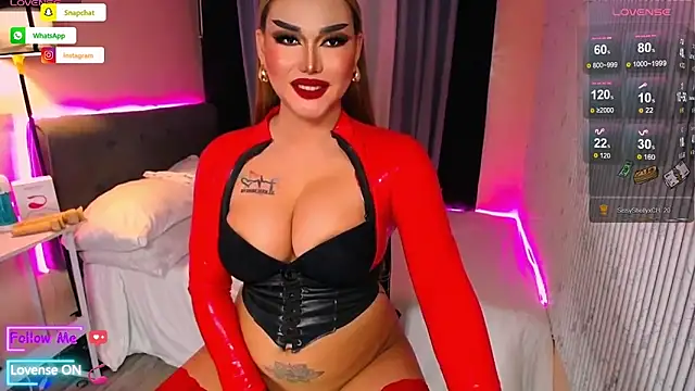 sassyselfsuckerTS webcam