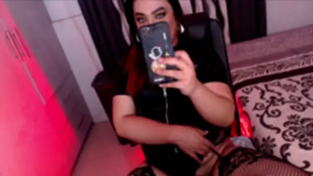 xSUCKTHYWOMANx webcam