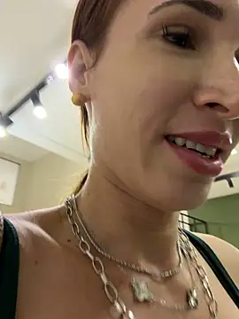 Irresistible24 webcam