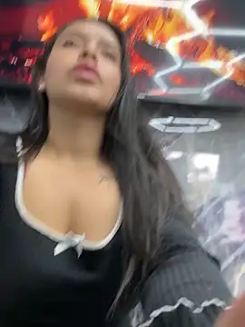 Miss_Bella_Flame webcam