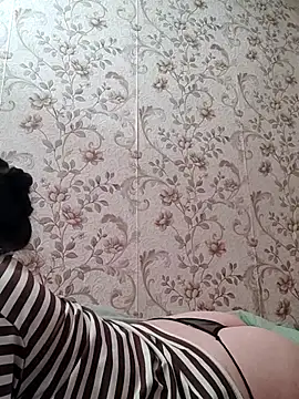 Zulfiya_Bruce webcam