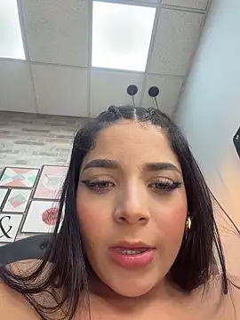 ArieliciousXXX webcam