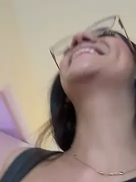 SERENA_JONESS webcam