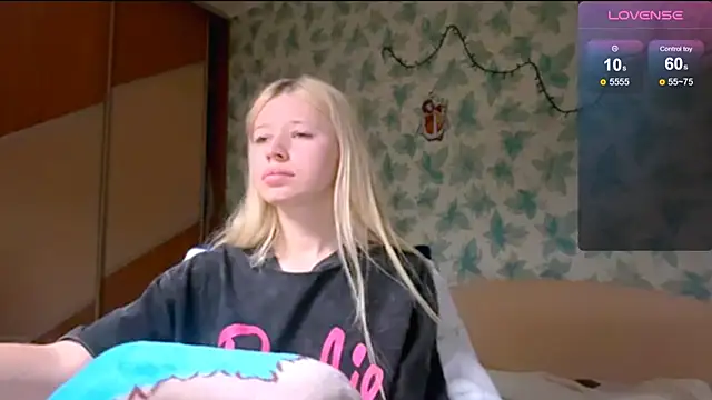 Barbie_Blondie webcam