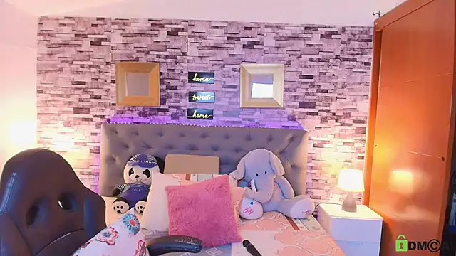 Italyy__boobs webcam