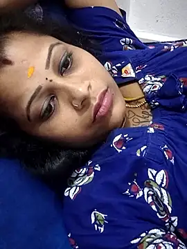 sweetqueen143 webcam