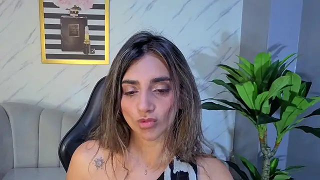 agatha_brooks_t webcam