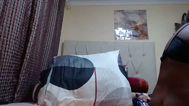 CHOCOLATEDARKBUSTYX webcam