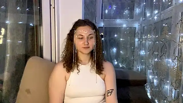 SophieNiktashu webcam