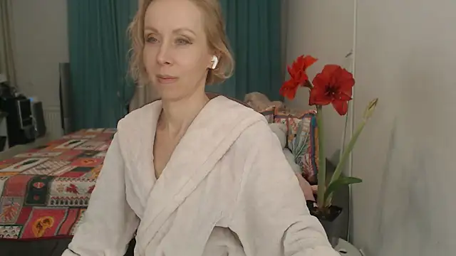 LuxuryNika live sex cam