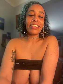 Lunalovesyou8 webcam