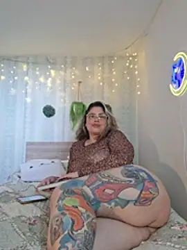 Juliietha_servas webcam