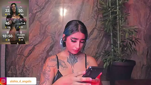 Alahia_Dangelo webcam