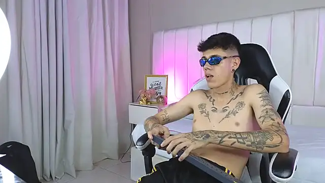 Tommy_valverde webcam