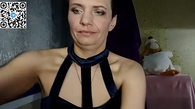 HotMamaQueen234 webcam