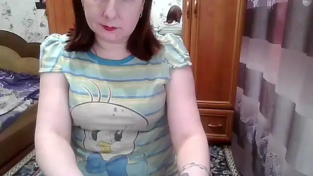 SophieNightAh webcam