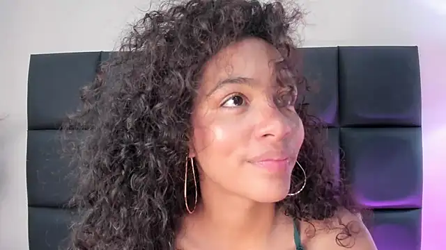 AntonellaHall_ webcam