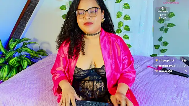 alanaa_gomezz webcam