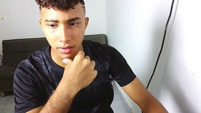 naugthy_boy88 webcam