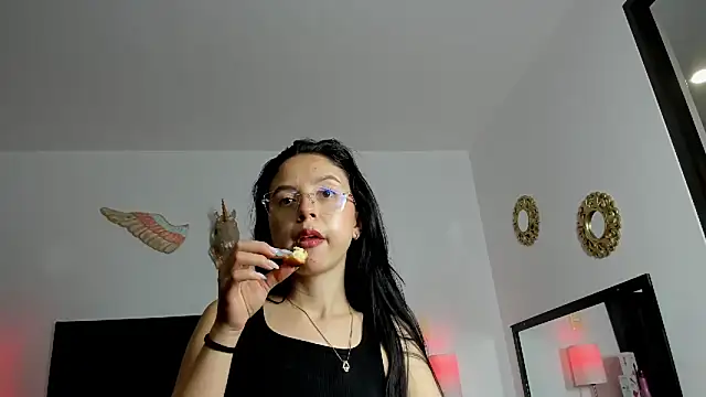 Natalye_23 webcam