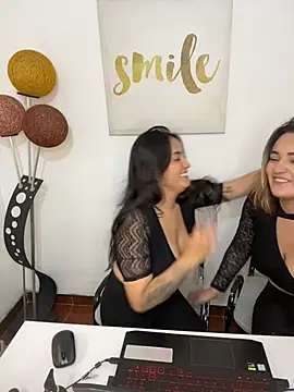 Antonella_Julieta webcam